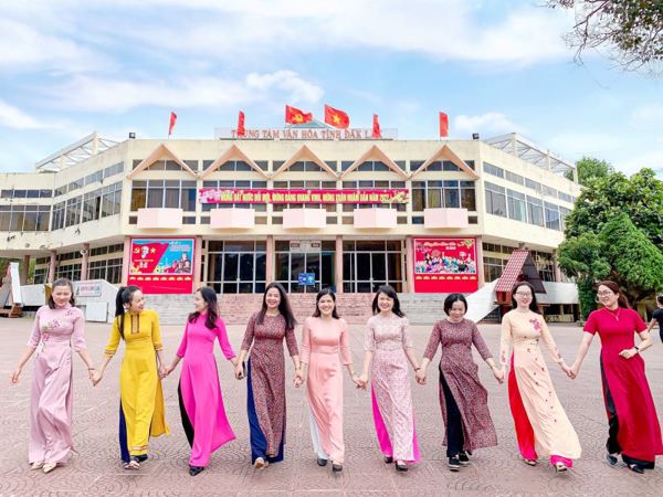 Nữ công chức, viên chức và người lao động Ngành Văn hóa, Thể thao và Du lịch tỉnh Đắk Lắk tích cực tôn vinh áo dài Việt Nam 