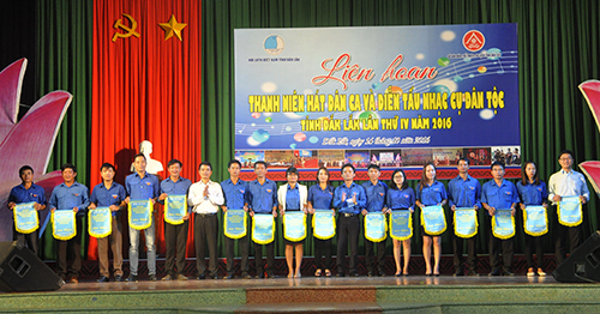 Liên hoan “Thanh niên hát dân ca và diễn tấu nhạc cụ dân tộc” tỉnh Đắk Lắk lần thứ IV – năm 2016