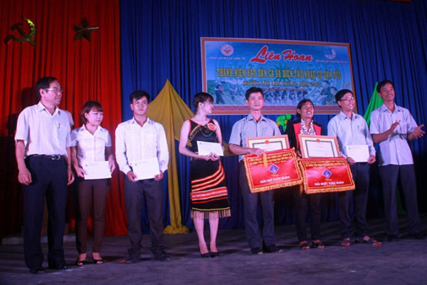 Liên hoan “Thanh niên hát dân ca và diễn tấu nhạc cụ dân tộc” huyện Lắk