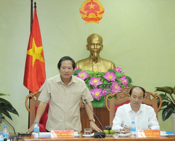 Ủy viên Trung ương Đảng, Bộ trưởng Bộ Thông tin và Truyền thông Trương Minh Tuấn phát biểu tại buổi làm việc...