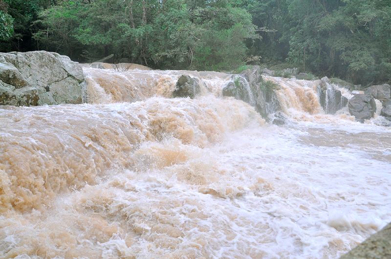 Vẽ đẹp hoang sơ và hùng vĩ Thác Bay