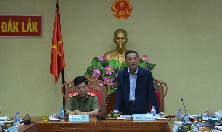  Phó Chủ tịch UBND tỉnh Y Giang Gry Niê Knơng phát biểu tại buổi làm việc.