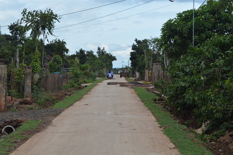 Một tuyến đường giao thông nông thôn tại xã Ea Mnang.