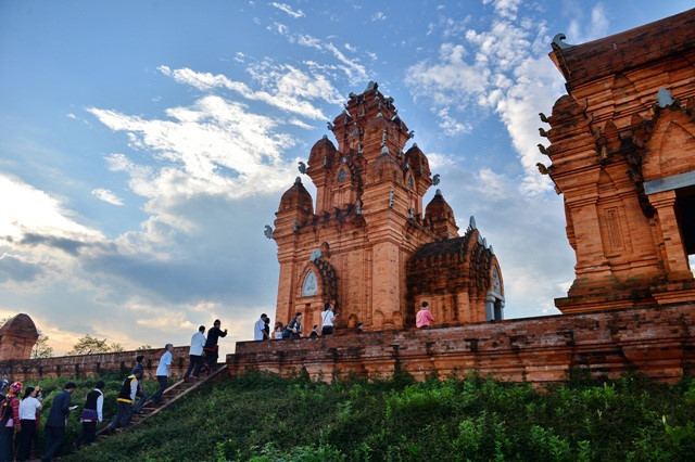 Làng Văn hóa-Du lịch các dân tộc Việt Nam với sứ mệnh là nơi lưu giữ, bảo tồn, giới thiệu những di sản văn hóa đặc sắc của 54 dân tộc Việt Nam