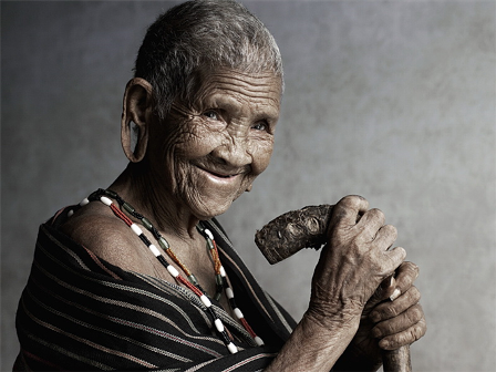 Tác phẩm "Mẹ già" của Đào Thọ đoạt Huy chương Vàng FIAP