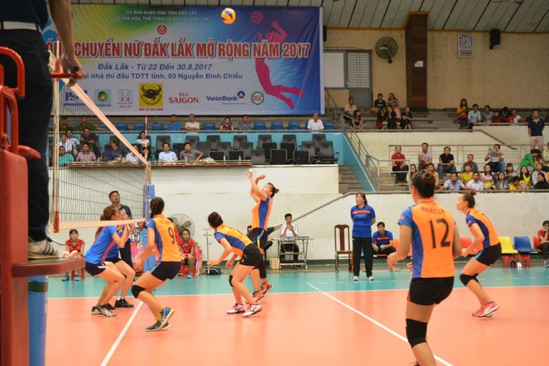 Câu lạc bộ bóng chuyền nữ Đắk Lắk thi đấu tại Giải bóng chuyền nữ Đắk Lắk mở rộng năm 2017.