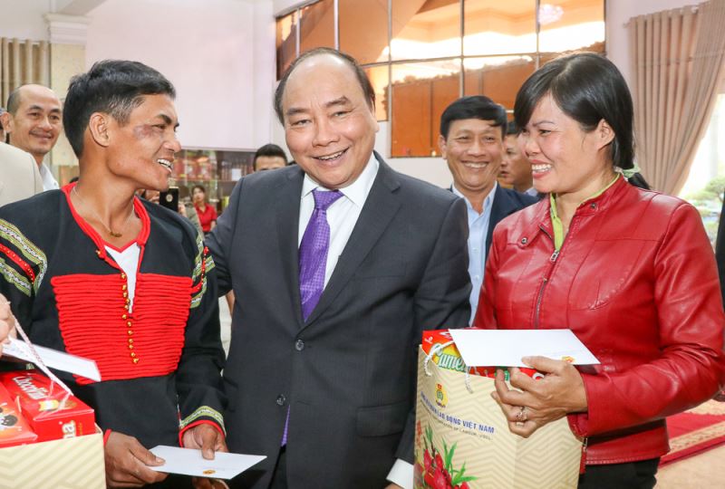  Thủ tướng Nguyễn Xuân Phúc thăm, chúc Tết... Ảnh: Hoàng Gia