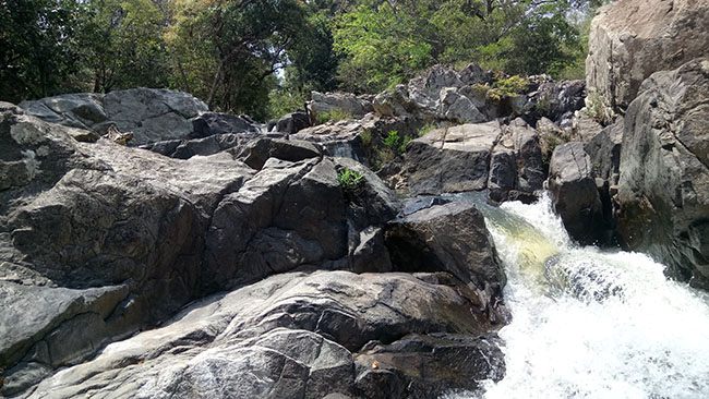 Vẻ đẹp thác Bay.