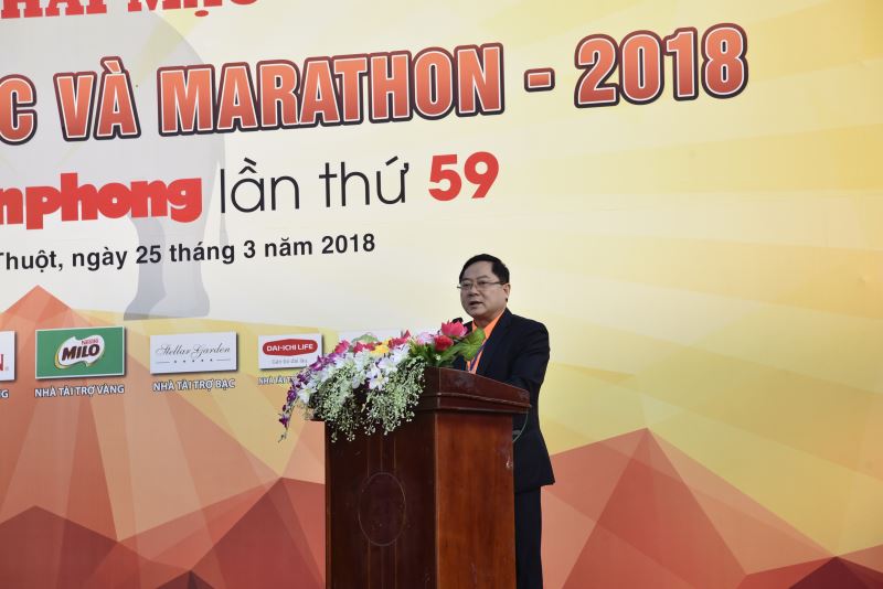 Tổng Biên tập báo Tiền Phong, Trưởng ban tổ chức giải, ông Lê Xuân Sơn phát biểu khai mạc giải
