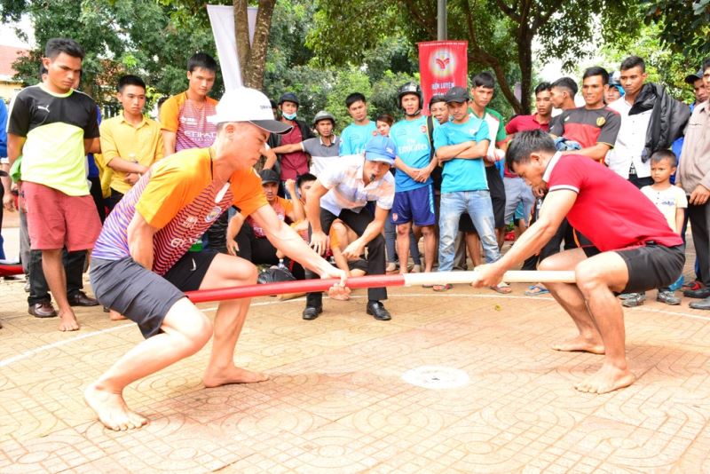 Đẩy gậy, một trong những môn thể thao dân tộc thế mạnh của Đắk Lắk.