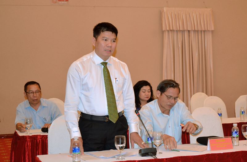  Ông Nguyễn Văn Hà, Phó Giám đốc Sở Văn hóa, Thể thao và Du lịch - Chánh Văn phòng Ban Chỉ đạo PTTDĐKXDĐSVH tỉnh Đắk Lắk  phát biểu tham luận tại hội nghị