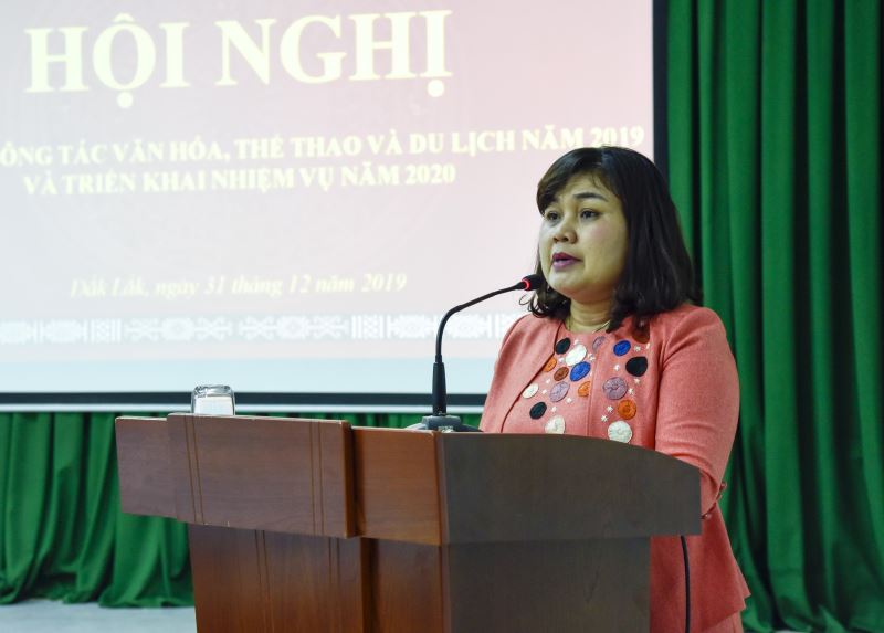 Phó Chủ tịch UBND tỉnh H’Yim Kđoh phát biểu tại hội nghị