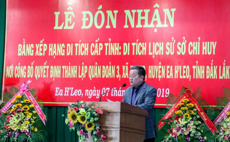 Chủ tịch UBND huyện Ea H'leo Lê Thăng Long phát biểu tại Lễ đón nhận.