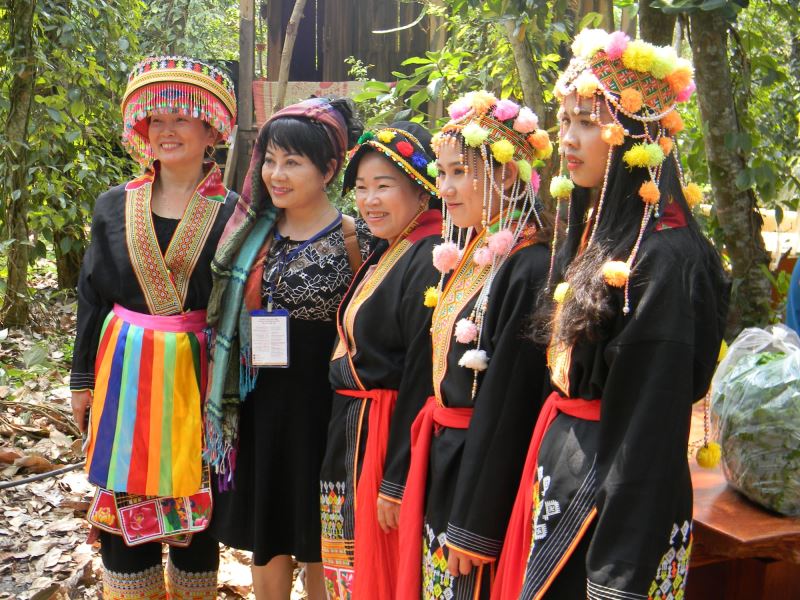 Cộng đồng người Dao ở xã Cư Suê (huyện Cư M'gar) làm du lịch văn hóa - sinh thái.