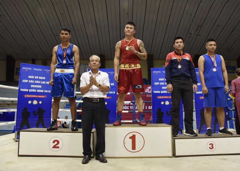 VĐV Trương Đình Hoàng (Đắk Lắk) đoạt Huy chương Vàng hạng cân trên 81 Kg