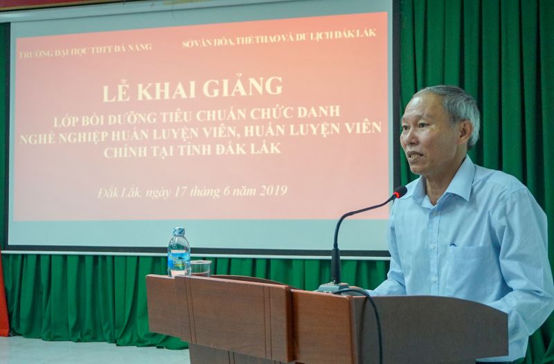 Giám đốc Sở Văn hóa, Thể thao và Du lịch Thái Hồng Hà phát biểu chỉ đạo lớp bồi dưỡng