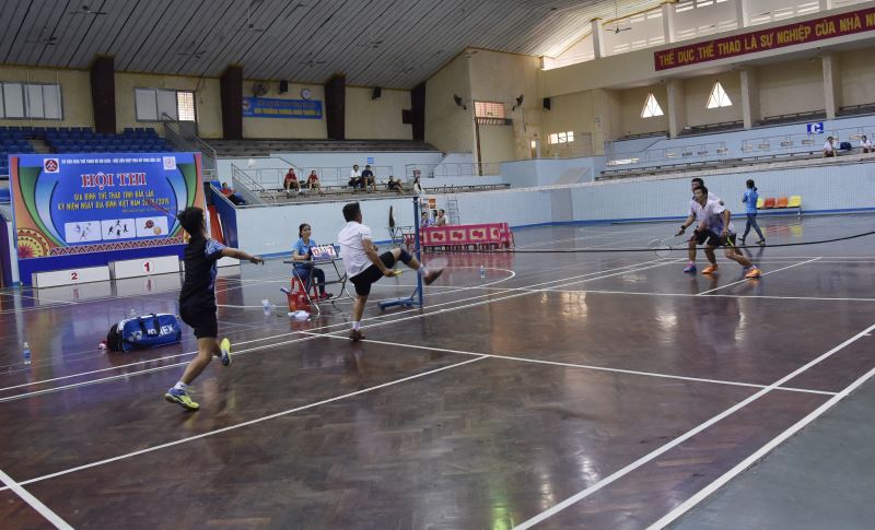 Trận chung kết ở nội dung đôi anh - em môn Cầu lông giữa Tp. Buôn Ma Thuột và huyện Krông Păc.  
