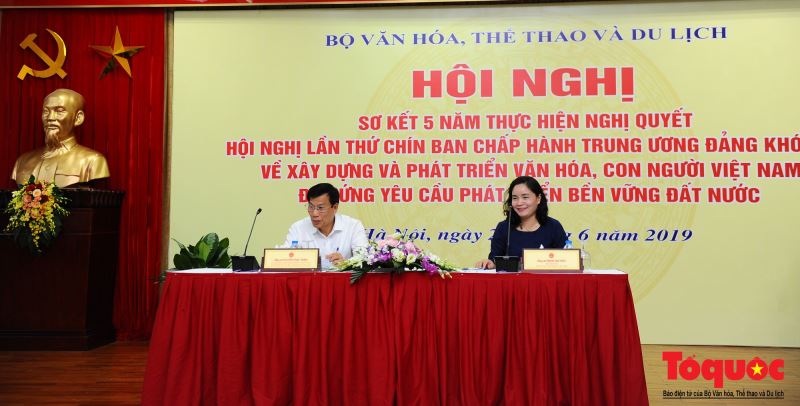 Bộ trưởng Nguyễn Ngọc Thiện và Thứ trưởng Trịnh Thị Thủy chủ trì Hội nghị