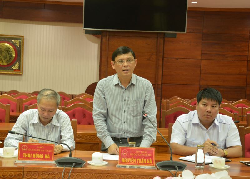 Phó Chủ tịch Thường trực UBND tỉnh Nguyễn Tuấn Hà phát biểu tại buổi làm việc.
