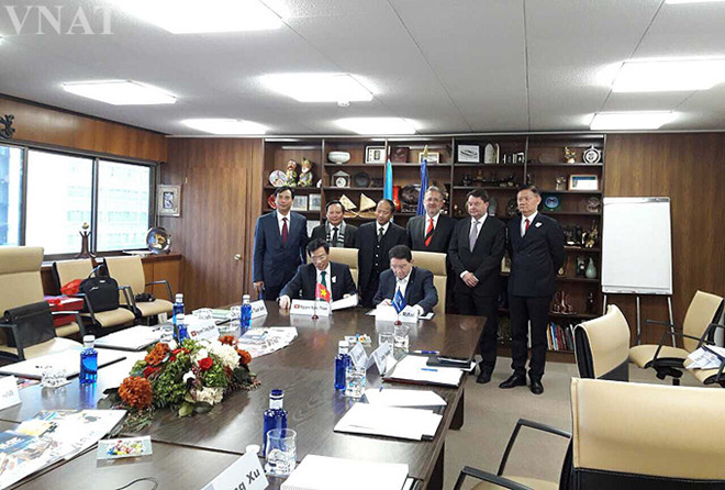 Bộ trưởng Nguyễn Ngọc Thiện và Tổng thư ký UNWTO Taleb Rifai ký kết bản ghi nhớ hợp tác