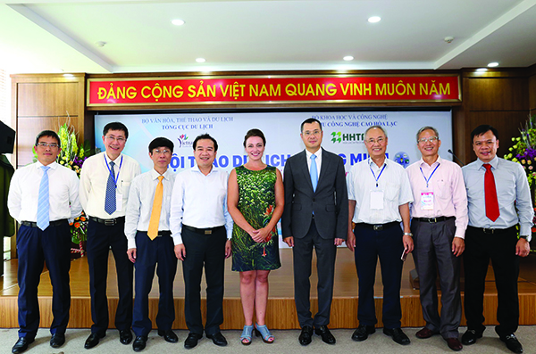 Lãnh đạo Bộ Khoa học & Công nghệ và các diễn giả tại Hội thảo: “Du lịch thông minh – Cơ hội và Thách thức đối với Việt Nam”.