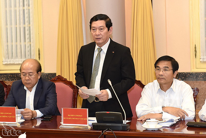 Thứ trưởng Huỳnh Vĩnh Ái giới thiệu về Luật Du lịch 2017 (ảnh internet)