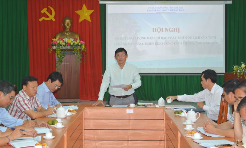 Ông Nguyễn Tuấn Hà, Phó Chủ tịch UBND tỉnh, Trưởng Ban Chỉ đạo PTDL, điều hành Hội nghị
