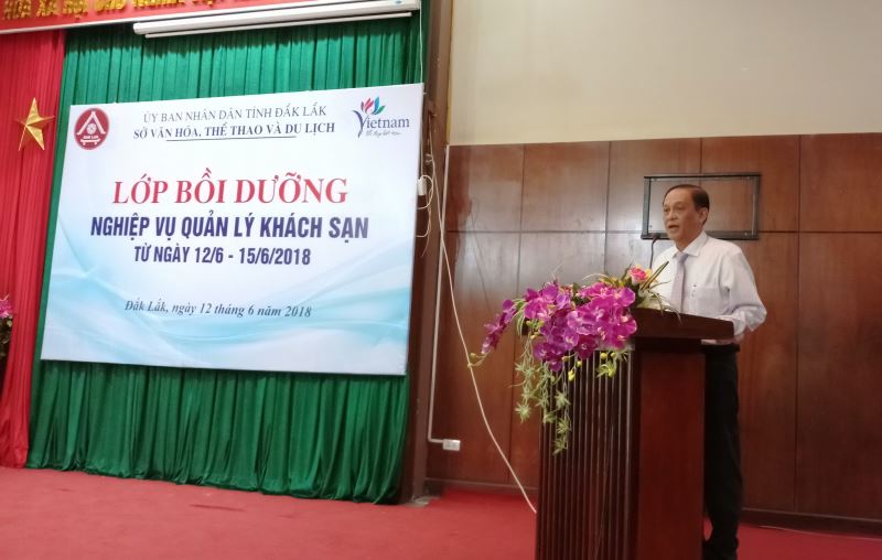 Thầy gáo Nguyễn Phát Thảo công bố Quyết định thành lập Lớp học