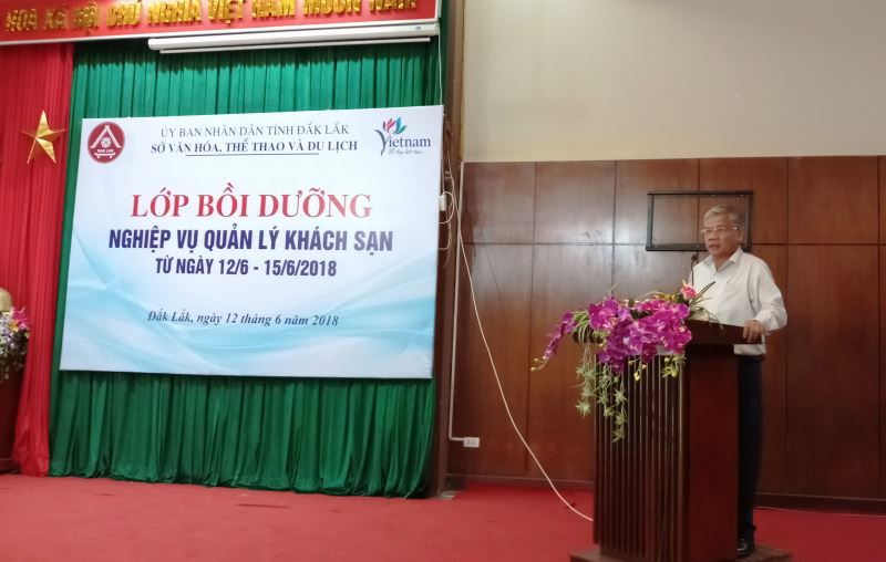 Ông Phạm Tâm Thanh, Phó Giám đốc Sở VHTTDL phát biểu khai mạc lớp học