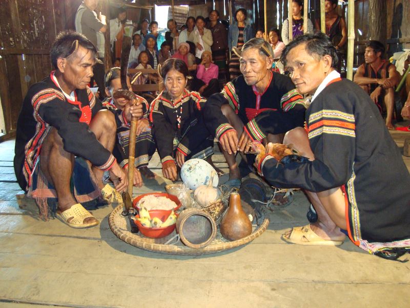 Hình lễ vật để làm Lễ cúng của đồng bào M’nông – huyện Lắk, tỉnh Đắk Lắk