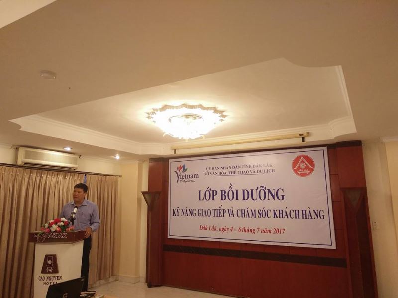 Phó Giám đốc Sở VHTT&DL Nguyễn Văn Hà  phát biểu tại lớp tập huấn