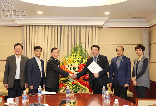 Phó Tổng cục trưởng Hà Văn Siêu đã gửi thư chúc mừng của Bộ trưởng Bộ VHTTDL Nguyễn Ngọc Thiện đến Tập đoàn Sun Group