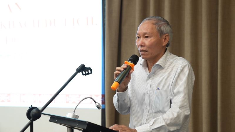 Ông Thái Hồng Hà - Giám đốc Sở Văn hóa, Thể thao và Du lịch phát biểu khai mạc lớp tập huấn
