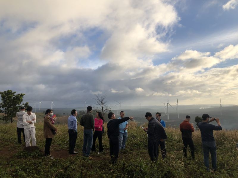Đoàn khảo sát Nhà máy điện gió Ea Nam để xây dựng sản phẩm du lịch mới