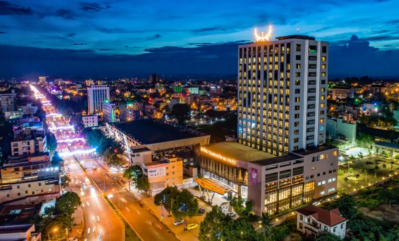 Toàn cảnh Khách sạn Mường Thanh Buôn Ma Thuột về đêm