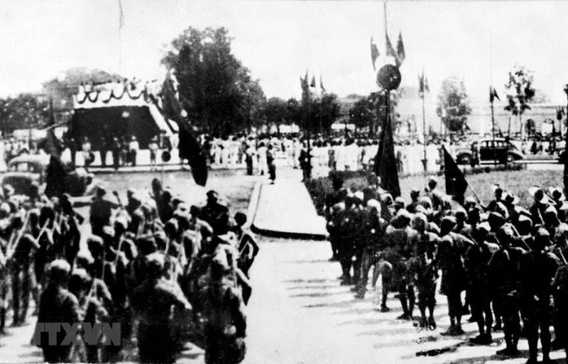 Đông đảo nhân dân tập trung tại Quảng trường Ba Đình nghe Chủ tịch Hồ Chí Minh đọc Tuyên Ngôn độc lập ngày 2-9-1945. Ảnh: Tư liệu