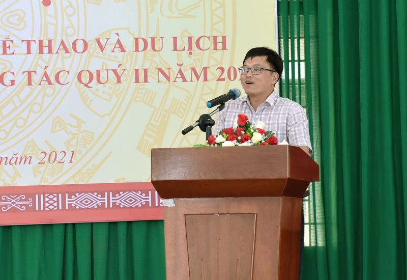 Đại diện Phòng VHTT huyện Ea H'Leo phát biểu tại Hội nghị