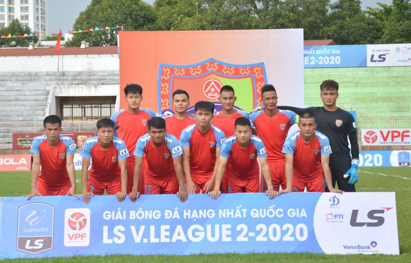 Đội hình Câu lạc bộ bóng đá Đắk Lắk ra sân trong trận gặp đội bóng Huế 