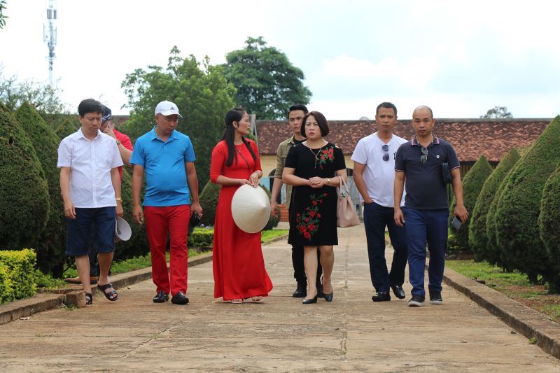 Đoàn công tác của tỉnh Quảng Ninh thăm Di tích quốc gia đặc biệt Nhà đày Buôn Ma Thuột   ảnh Mai Sao