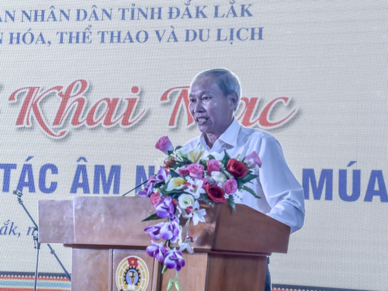 Giám đốc Sở Văn hóa, Thể thao và Du lịch Thái Hồng Hà phát biểu khai mạc Trại sáng tác