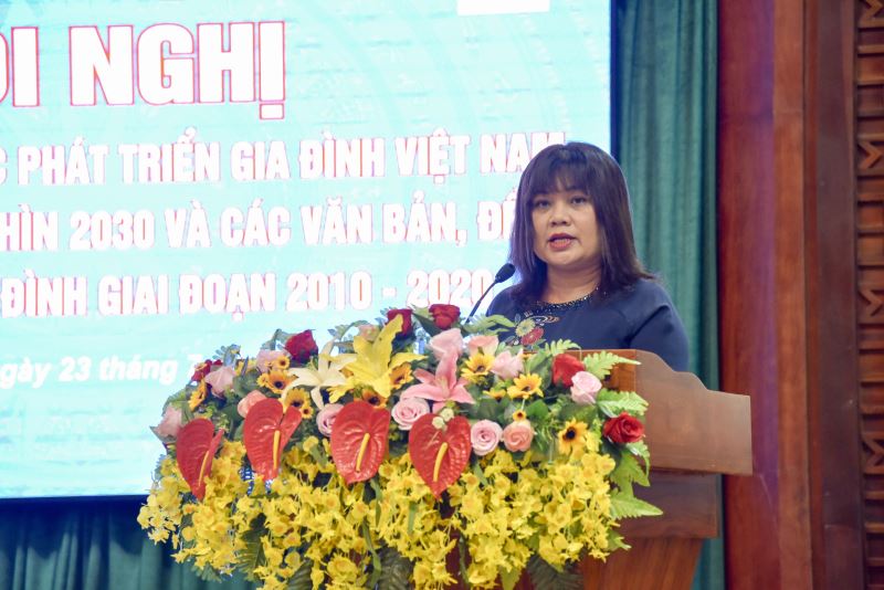 Phó Chủ tịch UBND tỉnh H'Yim Kđoh phát biểu tại hội nghị  