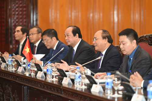 Thủ tướng Nguyễn Xuân Phúc đề nghị hai bên thúc đẩy hợp tác để tìm phương án tăng cường xuất nhập khẩu hàng hóa, trao đổi các sản phẩm có thế mạnh của Việt Nam. Ảnh: VGP/Quang Hiếu