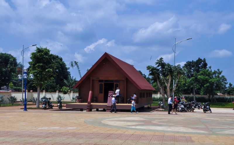 Nhà Văn hóa cộng đồng buôn Tring, thị xã Buôn Hồ