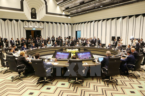 Phiên họp Hội nghị cấp cao APEC lần thứ 25 (Ảnh: TTXVN)