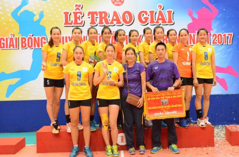 Đội vô địch Tiến Nông Thanh Hóa.