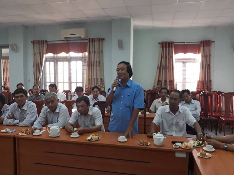 Đồng chí Bùi Văn Khối, Giám đốc Trung tâm Văn hóa tỉnh phát biểu chia sẻ tại buổi gặp mặt