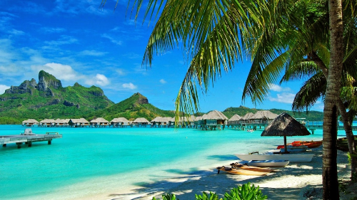 Với làn nước trong xanh màu ngọc bích, bãi cát trắng mịn, đảo Phú Quốc được tạp chí Top Inspired bình chọn là một trong 10 đảo đẹp nhất châu Á. Ảnh: otophuquoc.