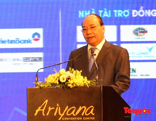 Thủ tướng Nguyễn Xuân Phúc phát biểu tại Diễn đàn Đầu tư Đà Nẵng năm 2017. Ảnh: Đức Hoàng