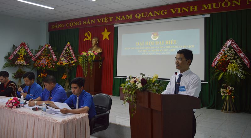 Đồng chí Đặng Gia Duẩn, Phó Bí thư thường trực Đảng ủy phát biểu chỉ đạo Đại hội