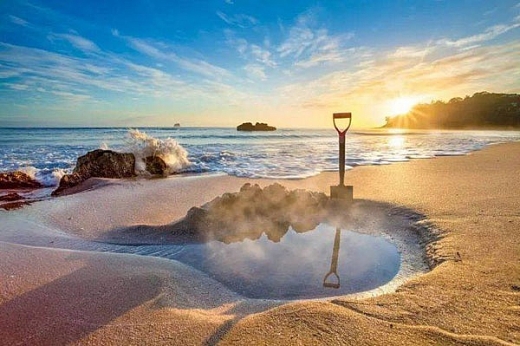 Bãi biển nước nóng ở New Zealand